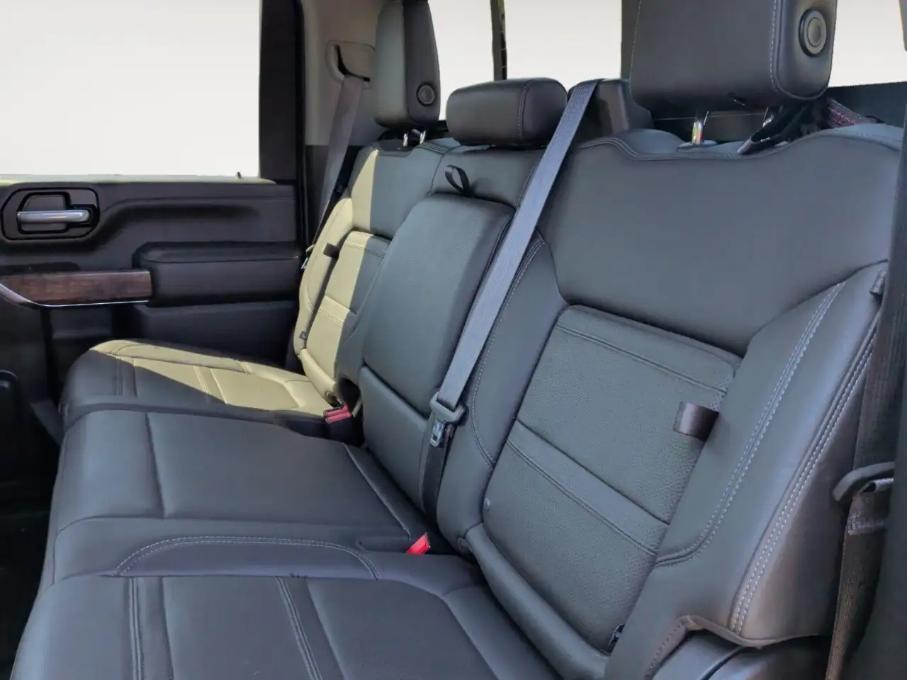 GMC Sierra 3500HD снимка GMC Sierra 3500HD