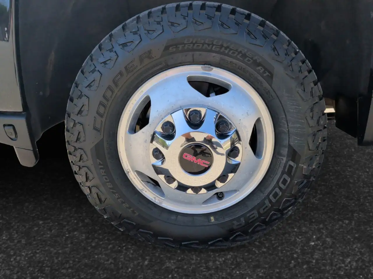 GMC Sierra 3500HD снимка GMC Sierra 3500HD