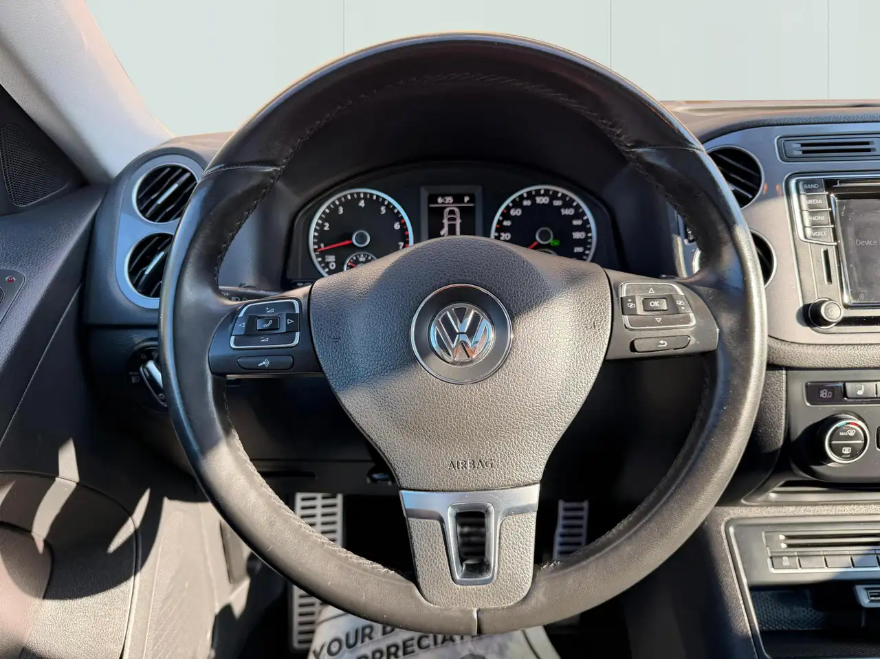 Volkswagen Tiguan снимка Volkswagen Tiguan