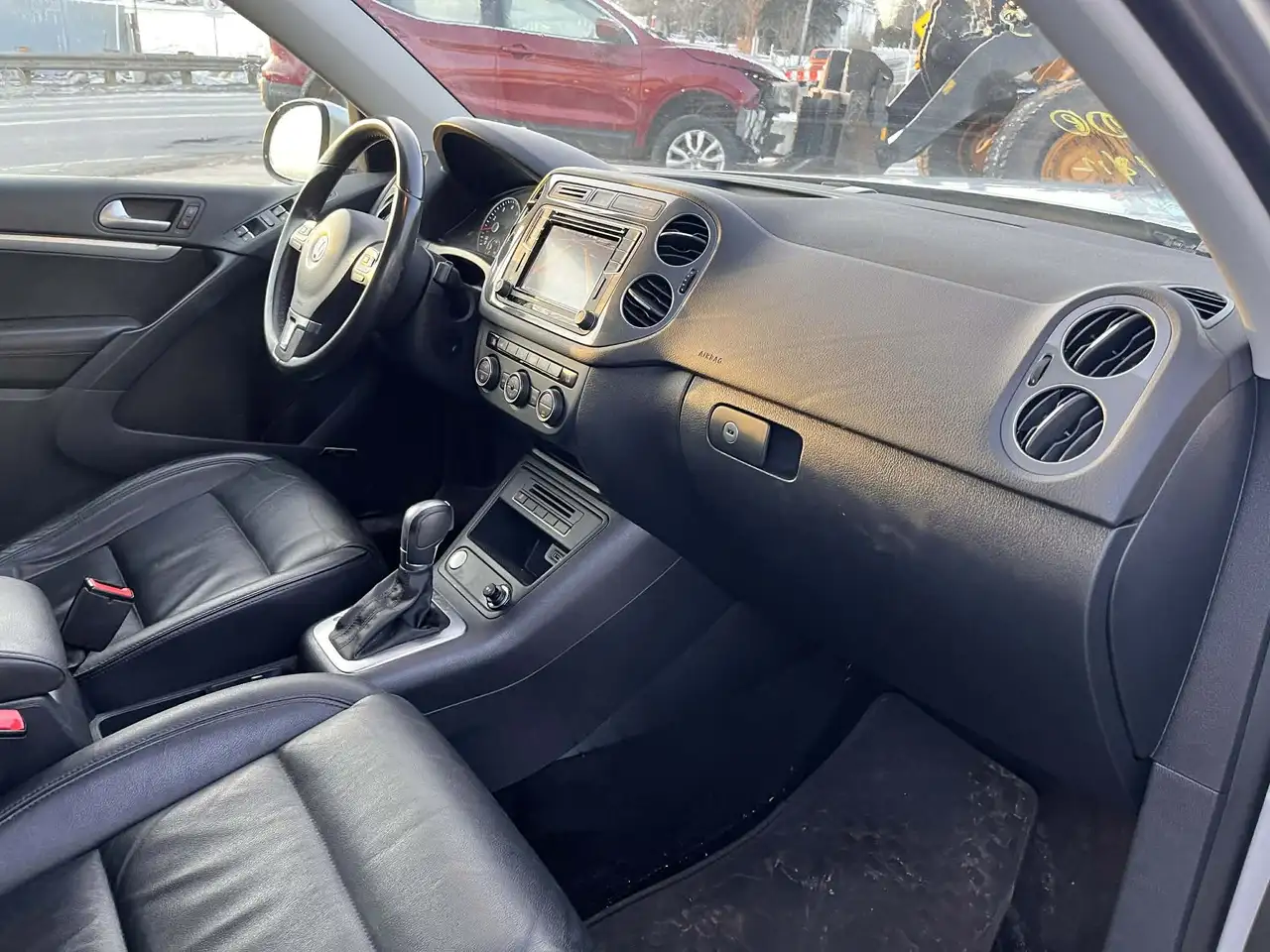 Volkswagen Tiguan снимка Volkswagen Tiguan