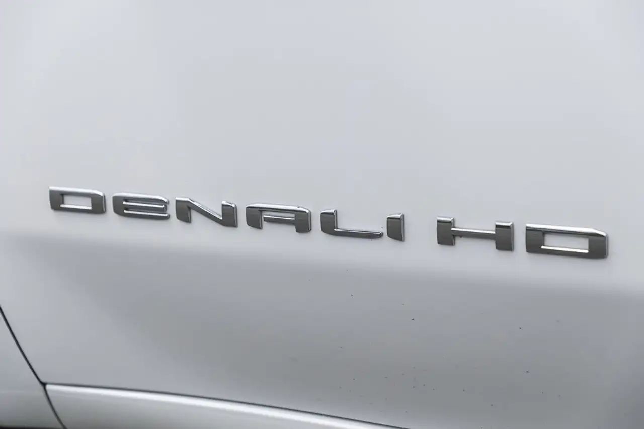 GMC Sierra 3500HD снимка GMC Sierra 3500HD