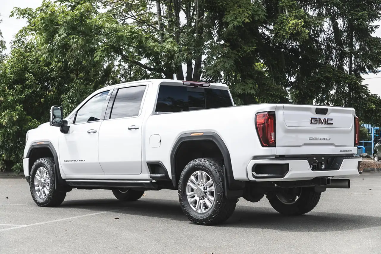 GMC Sierra 3500HD снимка GMC Sierra 3500HD