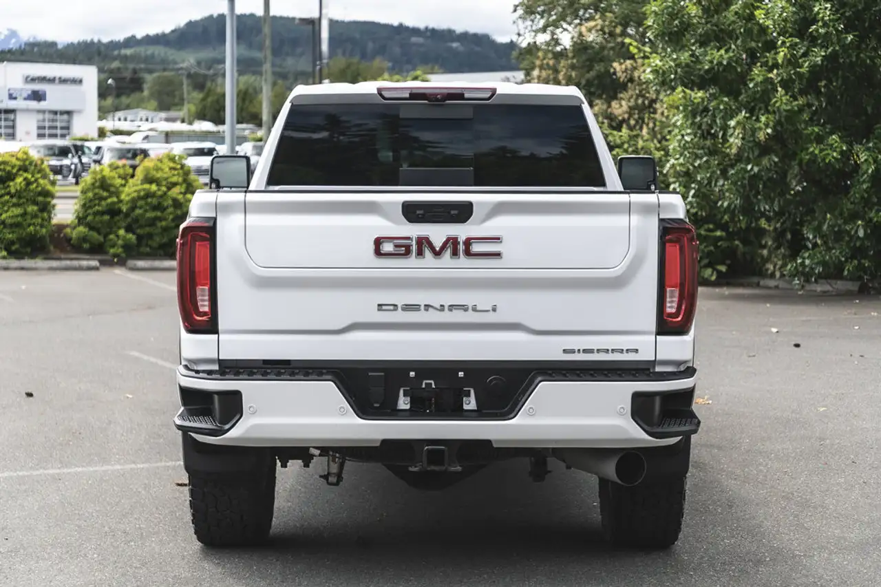 GMC Sierra 3500HD снимка GMC Sierra 3500HD