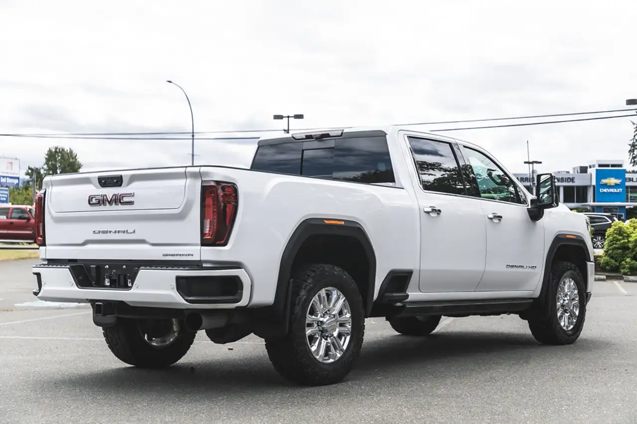 GMC Sierra 3500HD снимка GMC Sierra 3500HD