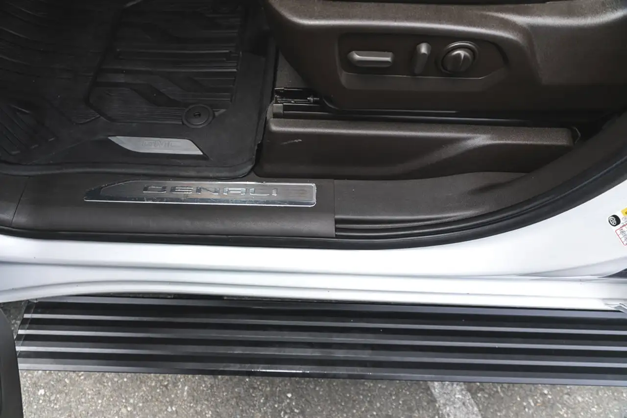 GMC Sierra 3500HD снимка GMC Sierra 3500HD