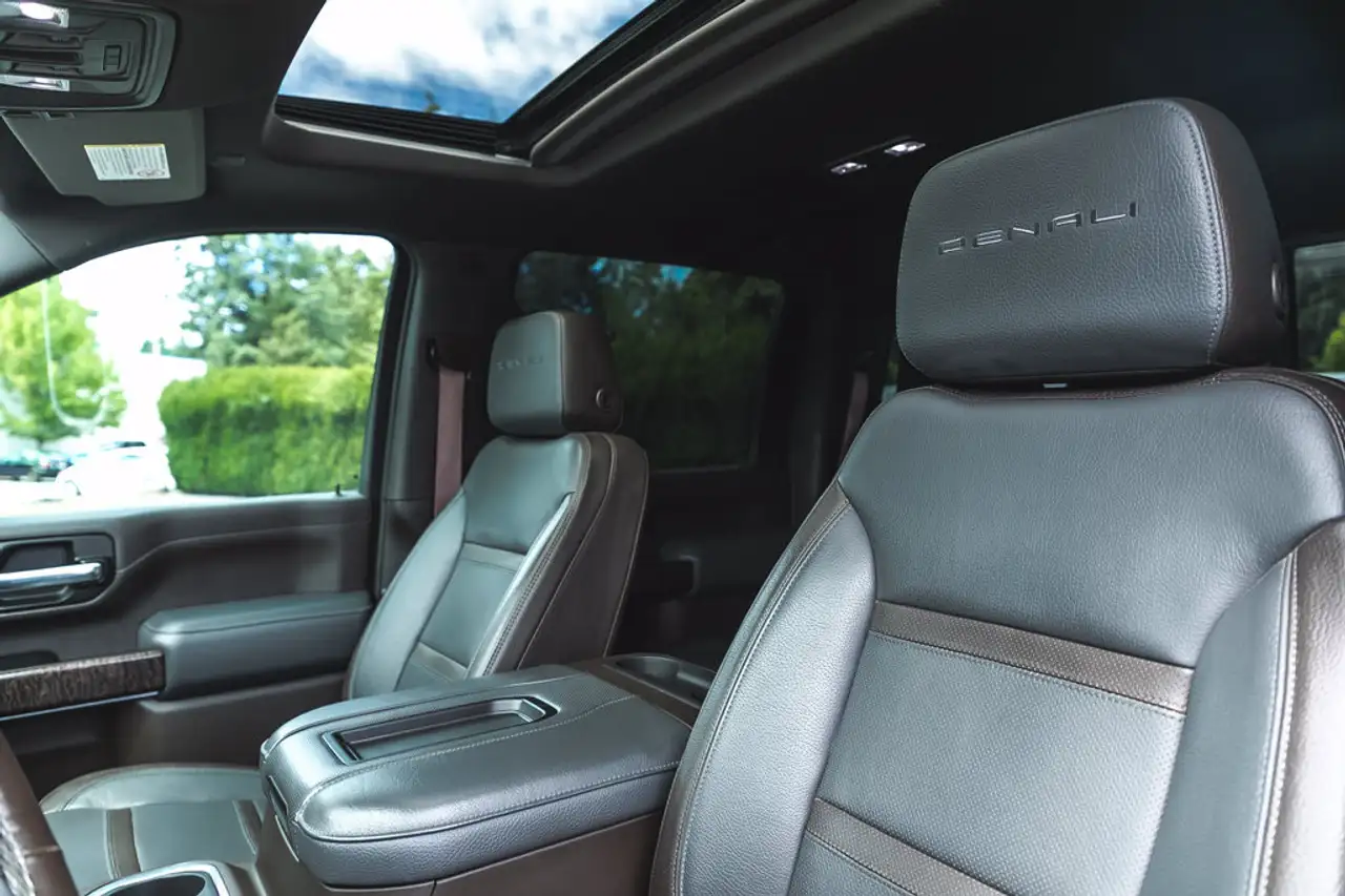GMC Sierra 3500HD снимка GMC Sierra 3500HD