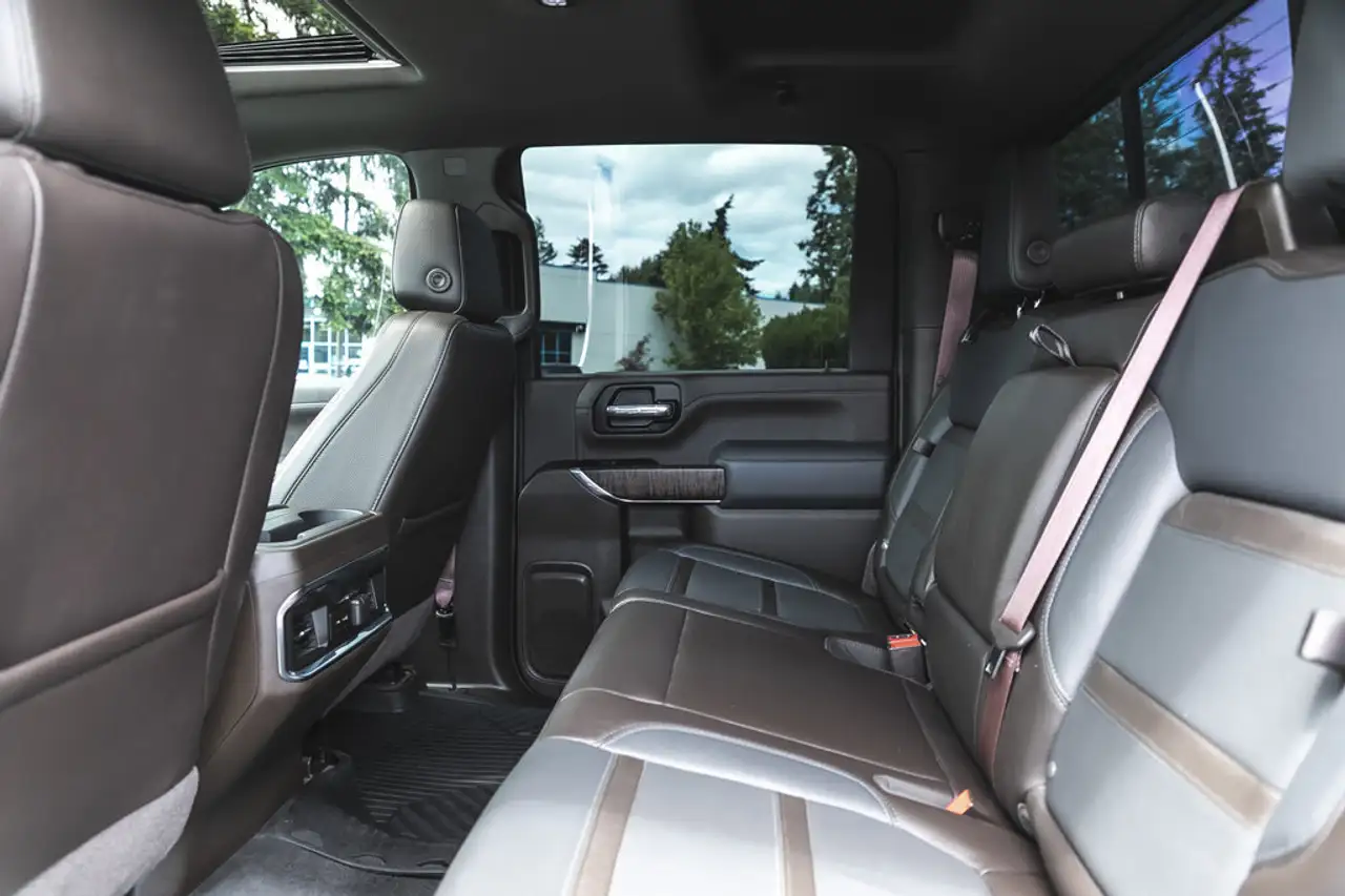 GMC Sierra 3500HD снимка GMC Sierra 3500HD