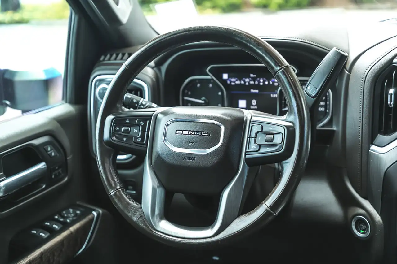 GMC Sierra 3500HD снимка GMC Sierra 3500HD