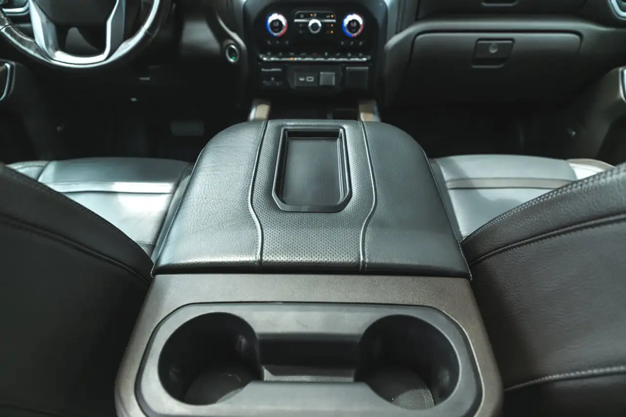 GMC Sierra 3500HD снимка GMC Sierra 3500HD