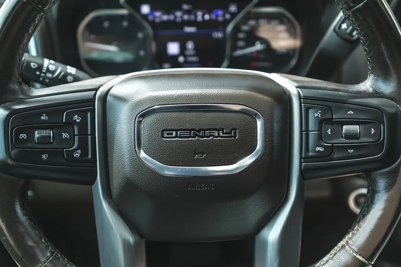 GMC Sierra 3500HD снимка GMC Sierra 3500HD