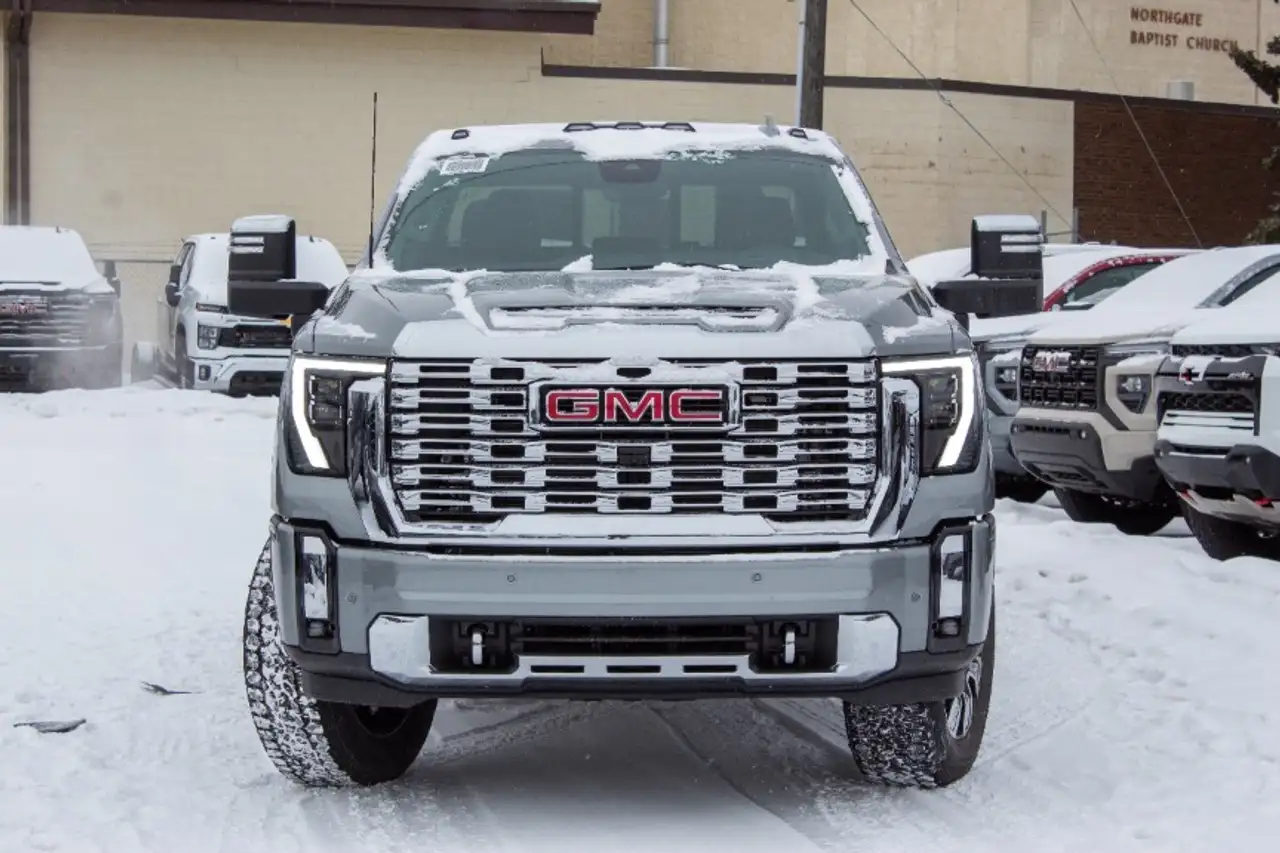 GMC Sierra 3500HD снимка GMC Sierra 3500HD