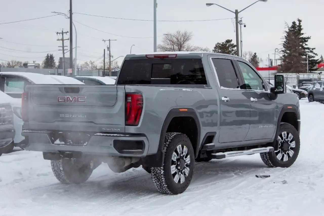 GMC Sierra 3500HD снимка GMC Sierra 3500HD