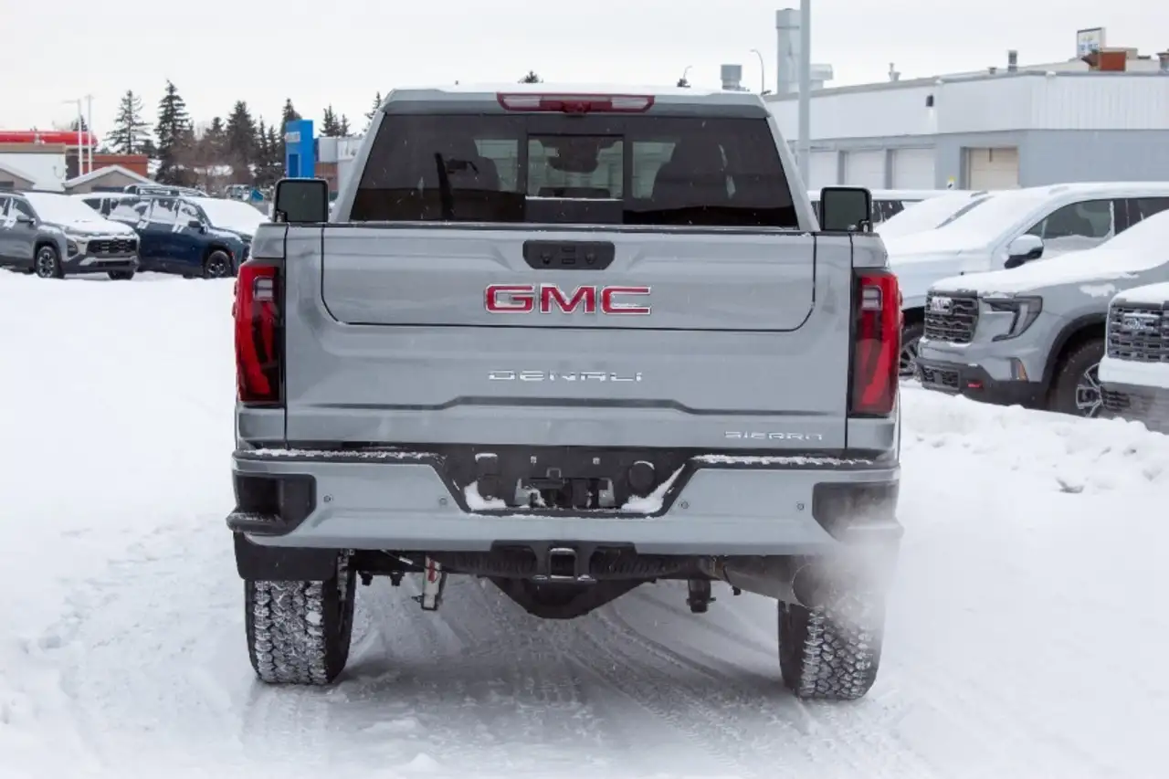 GMC Sierra 3500HD снимка GMC Sierra 3500HD