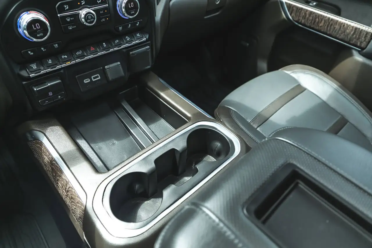 GMC Sierra 3500HD снимка GMC Sierra 3500HD