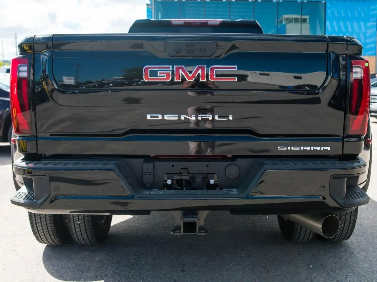 GMC Sierra 3500HD снимка GMC Sierra 3500HD