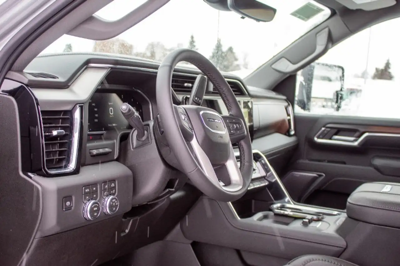 GMC Sierra 3500HD снимка GMC Sierra 3500HD