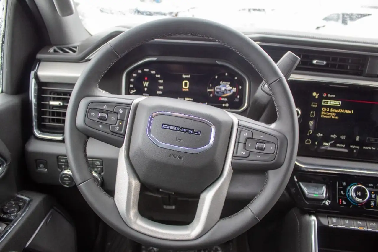 GMC Sierra 3500HD снимка GMC Sierra 3500HD