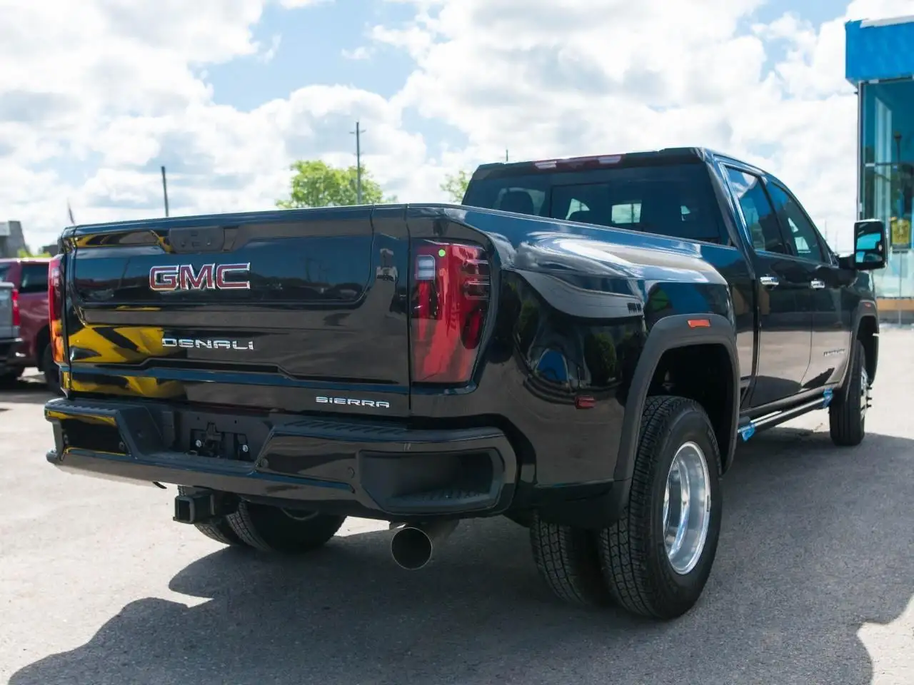 GMC Sierra 3500HD снимка GMC Sierra 3500HD