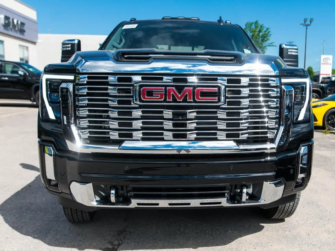GMC Sierra 3500HD снимка GMC Sierra 3500HD