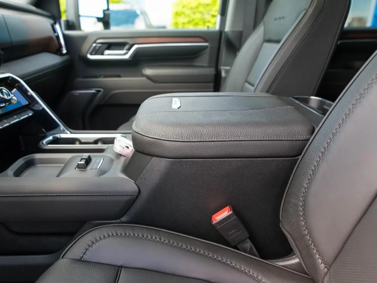 GMC Sierra 3500HD снимка GMC Sierra 3500HD