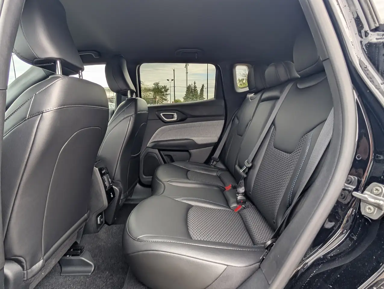 Jeep Compass photo Jeep Compass