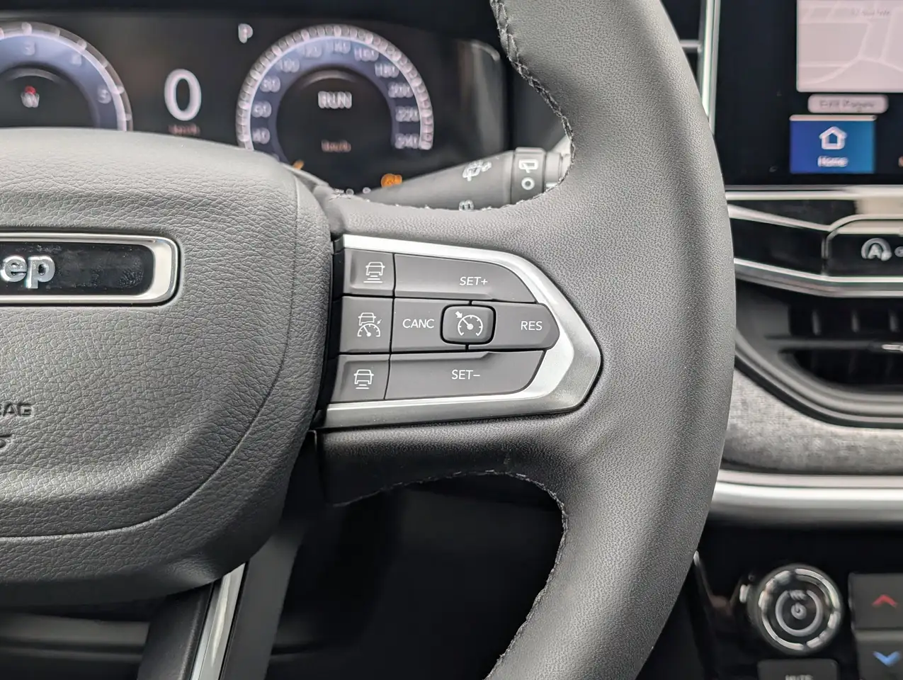 Jeep Compass photo Jeep Compass