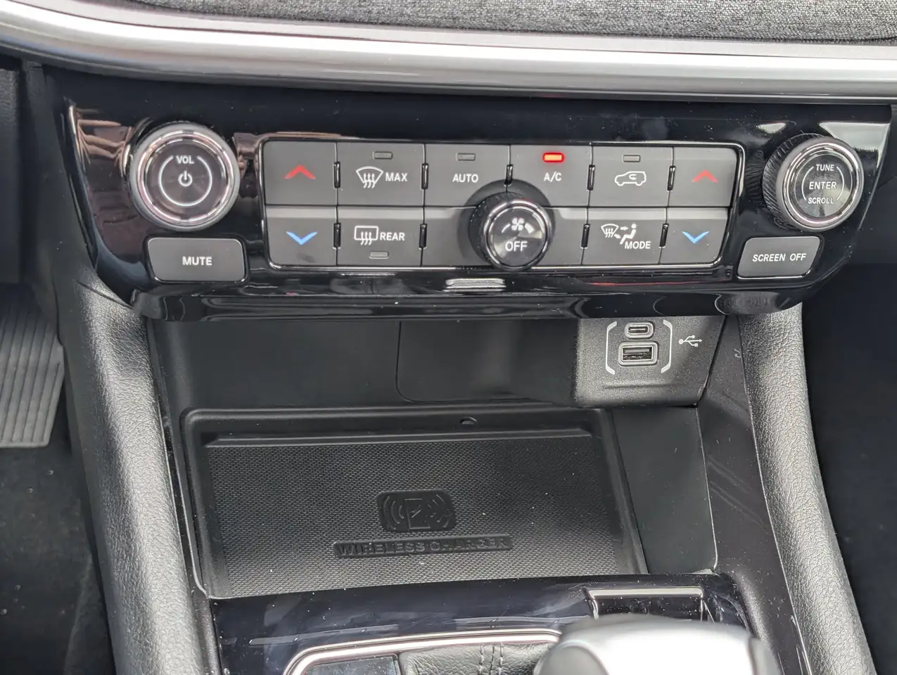 Jeep Compass photo Jeep Compass