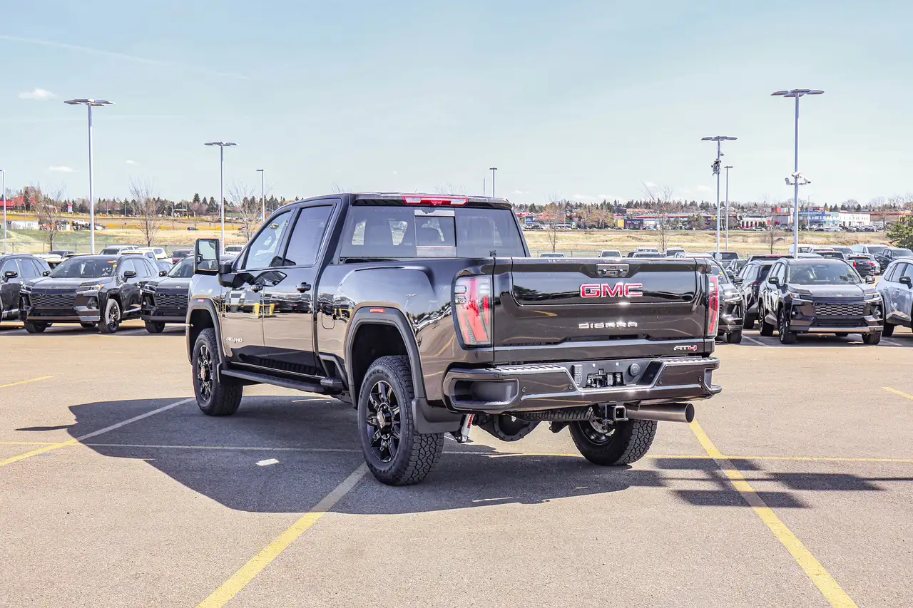 GMC Sierra 3500HD снимка GMC Sierra 3500HD