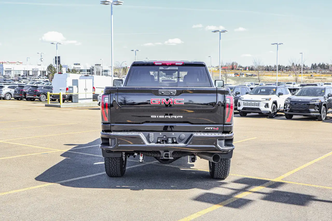 GMC Sierra 3500HD снимка GMC Sierra 3500HD