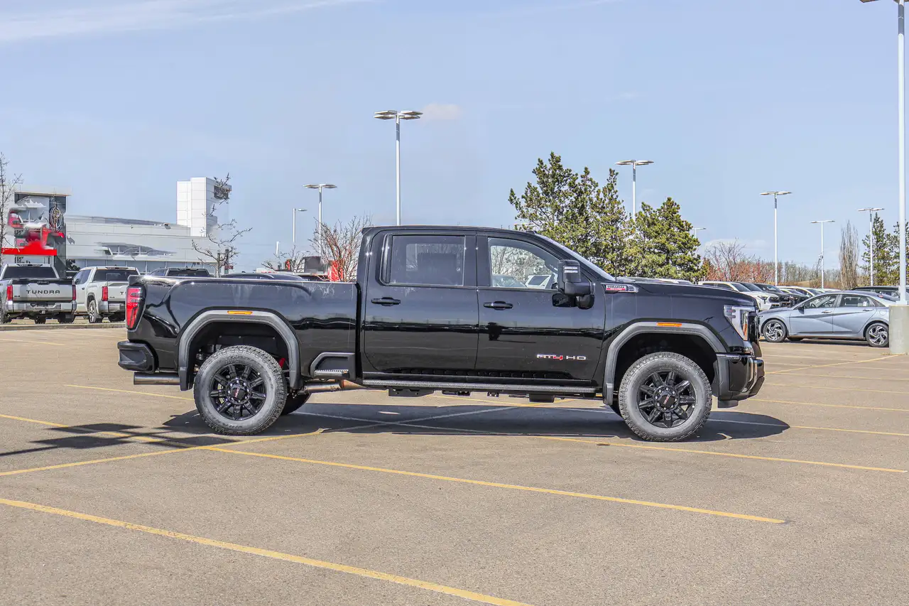 GMC Sierra 3500HD снимка GMC Sierra 3500HD