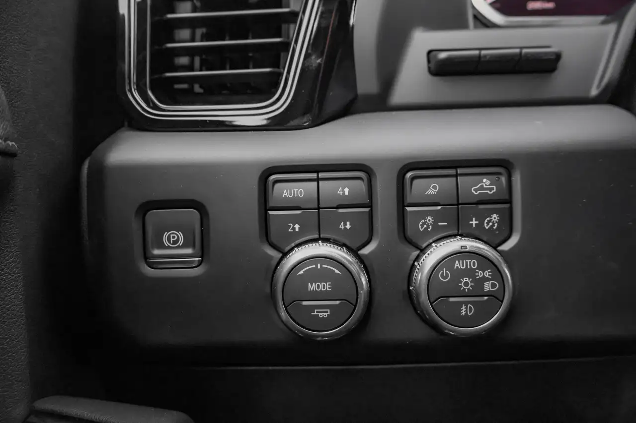 GMC Sierra 3500HD снимка GMC Sierra 3500HD