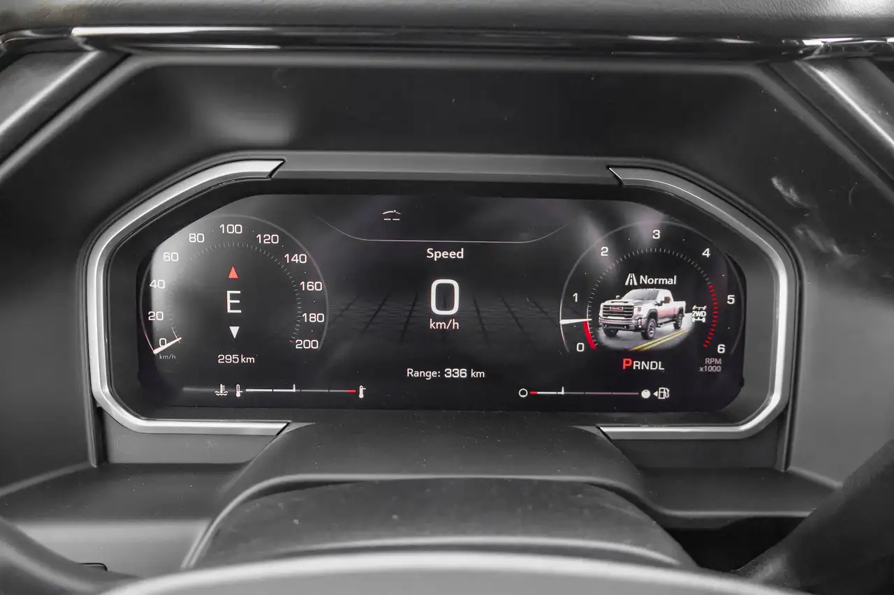 GMC Sierra 3500HD снимка GMC Sierra 3500HD