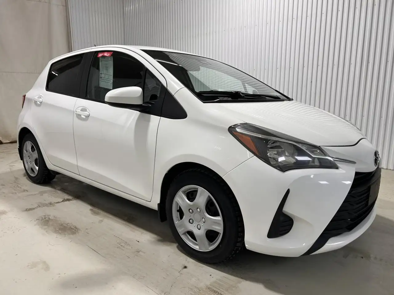 Toyota Yaris снимка Toyota Yaris