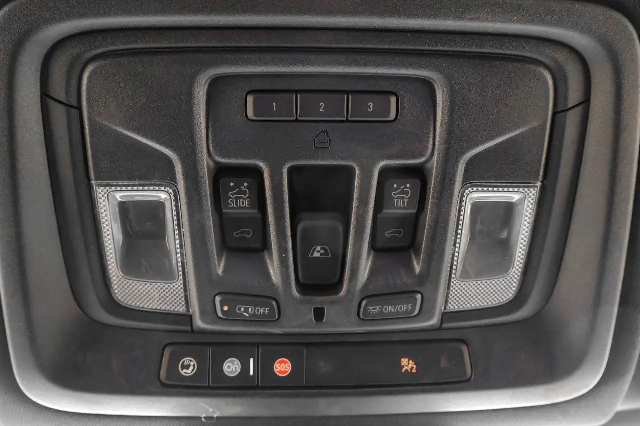 GMC Sierra 3500HD снимка GMC Sierra 3500HD