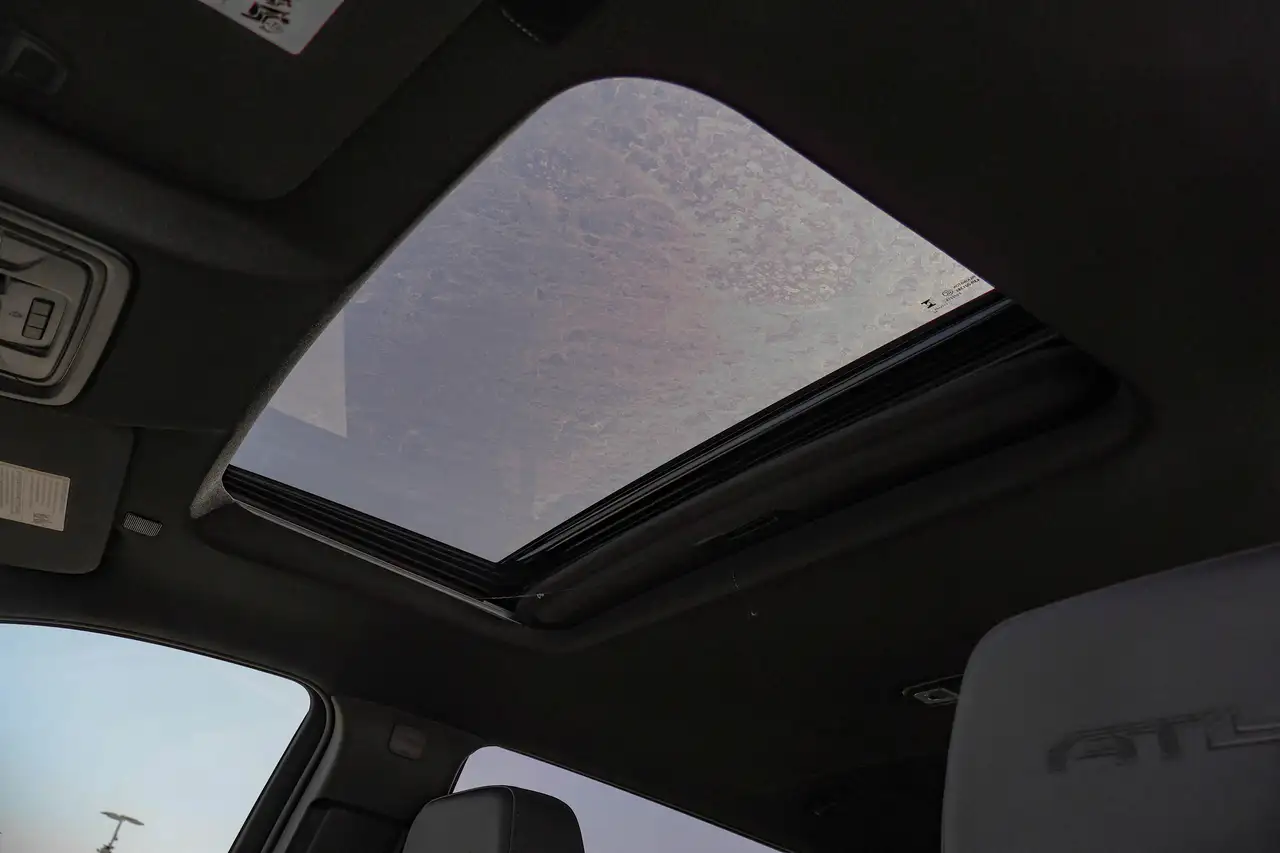 GMC Sierra 3500HD снимка GMC Sierra 3500HD