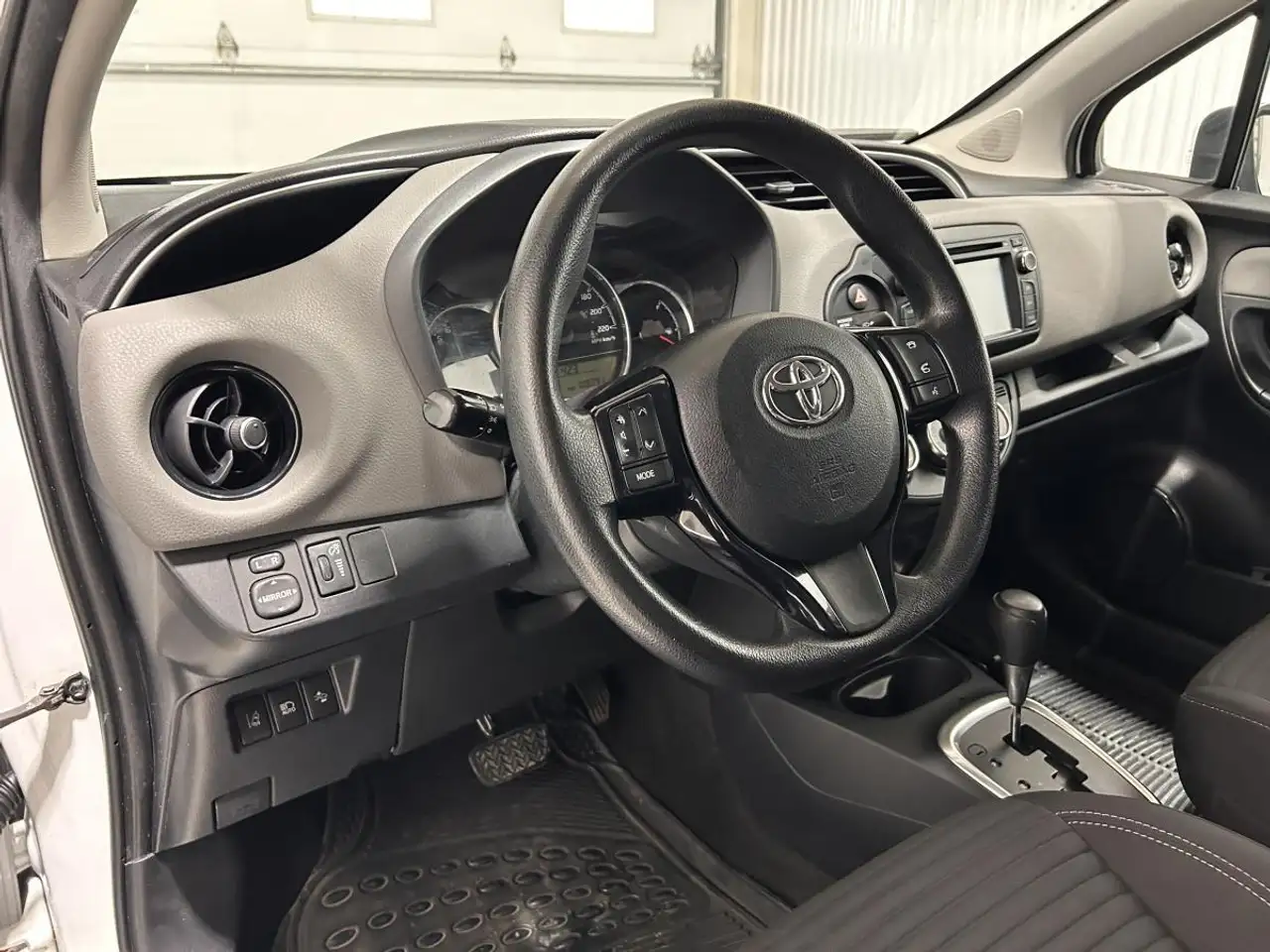 Toyota Yaris снимка Toyota Yaris