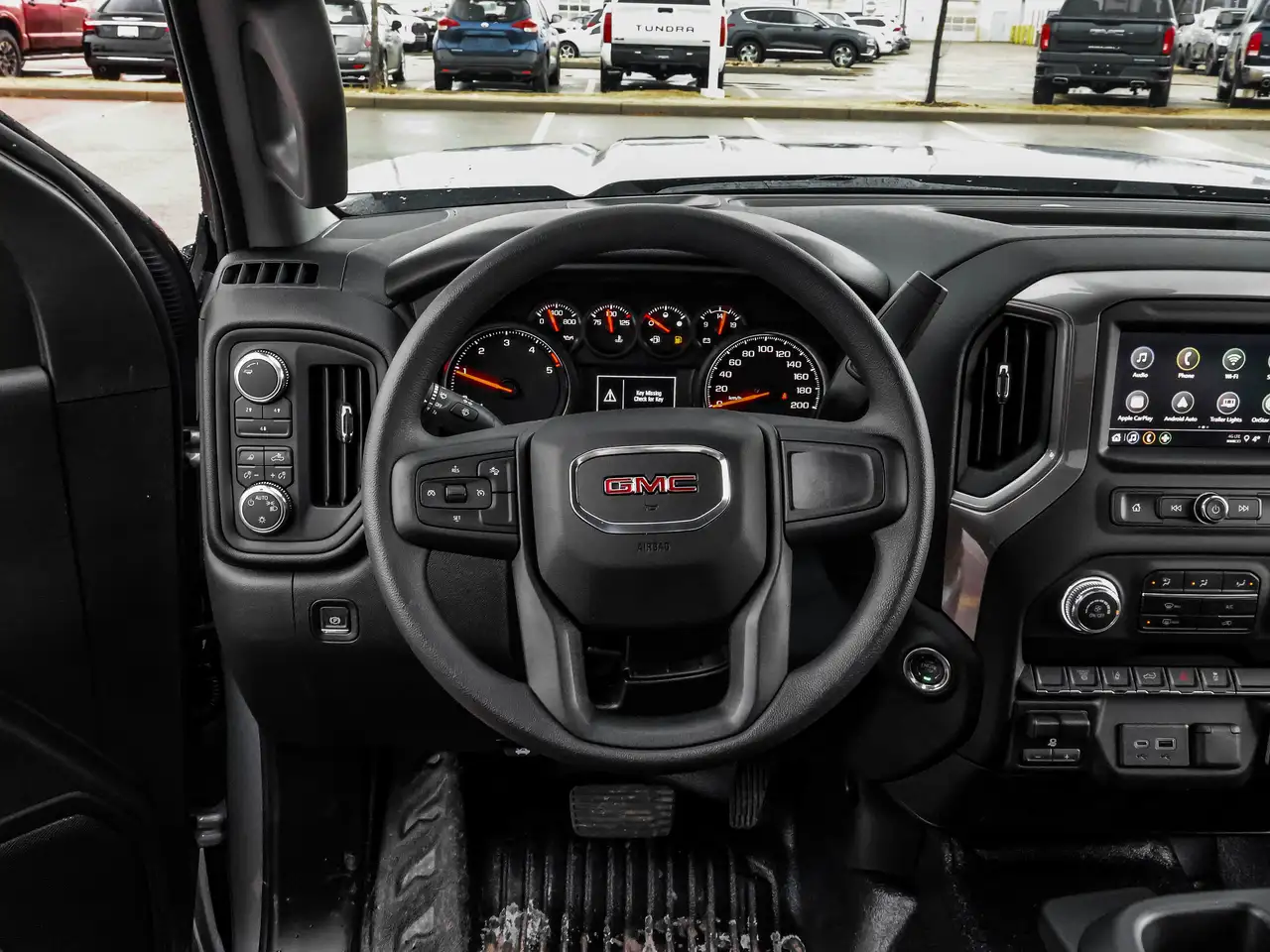 GMC Sierra 3500HD снимка GMC Sierra 3500HD
