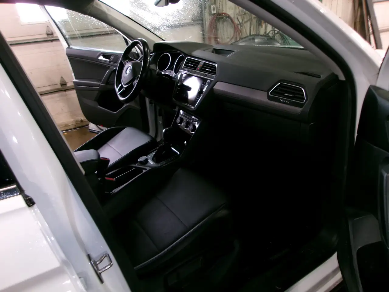 Volkswagen Tiguan снимка Volkswagen Tiguan