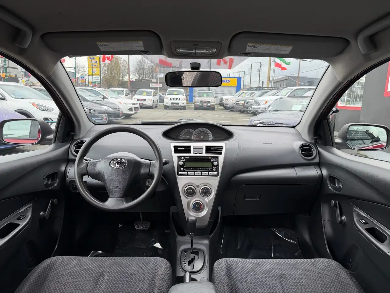 Toyota Yaris снимка Toyota Yaris