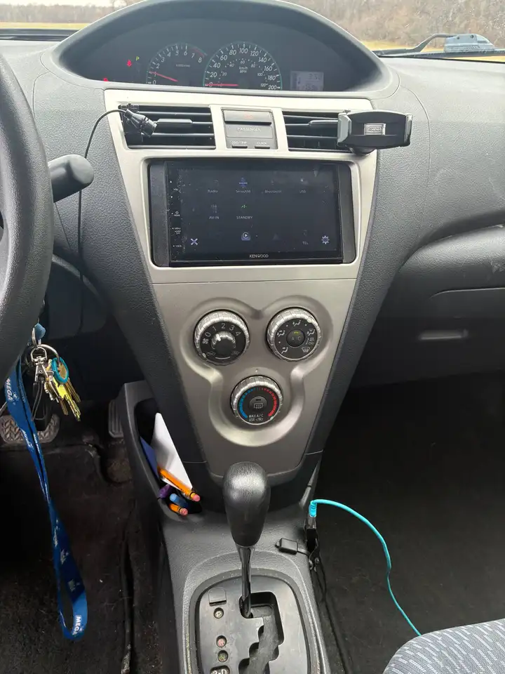 Toyota Yaris снимка Toyota Yaris