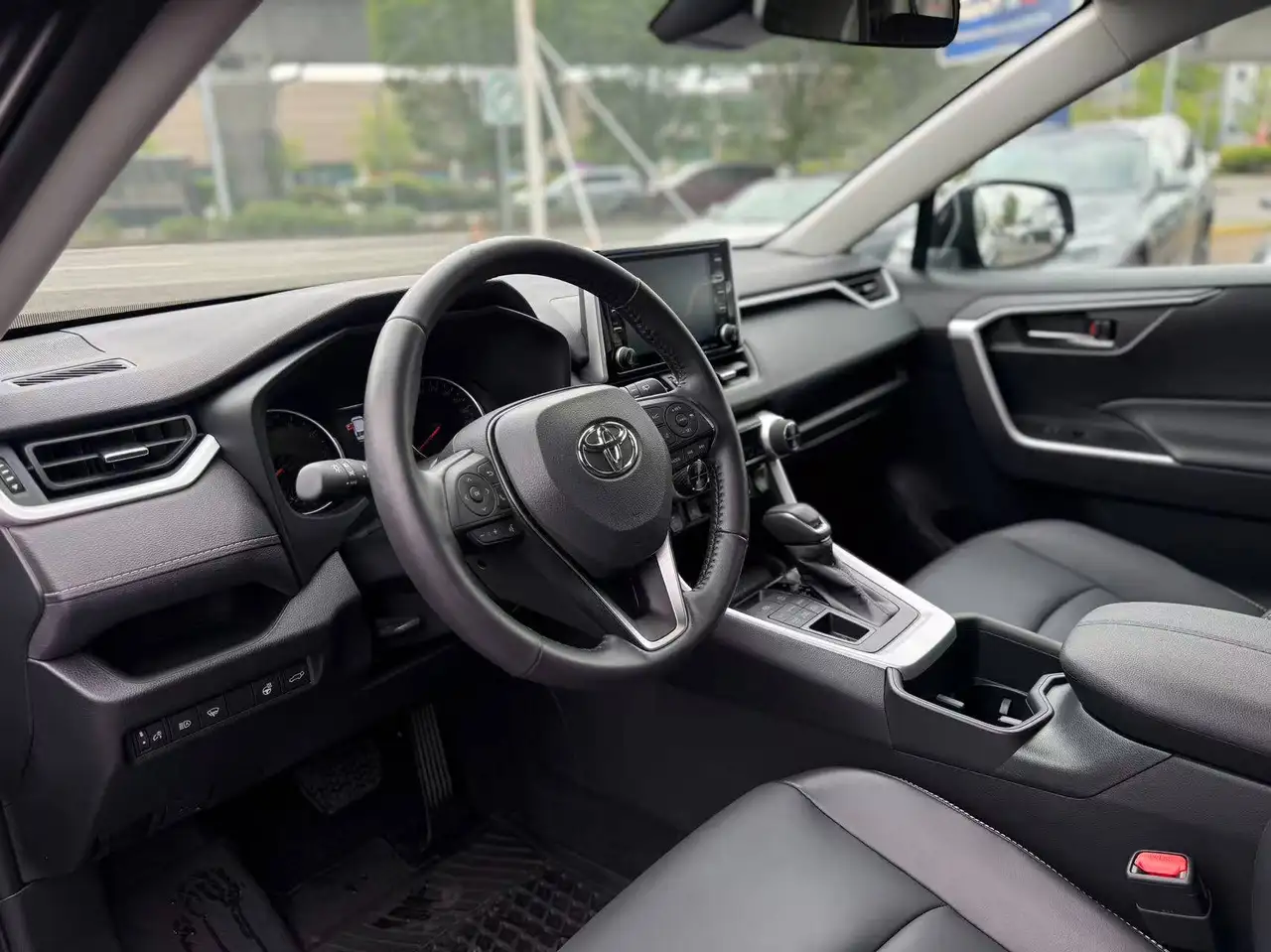 Toyota RAV 4 снимка Toyota RAV 4