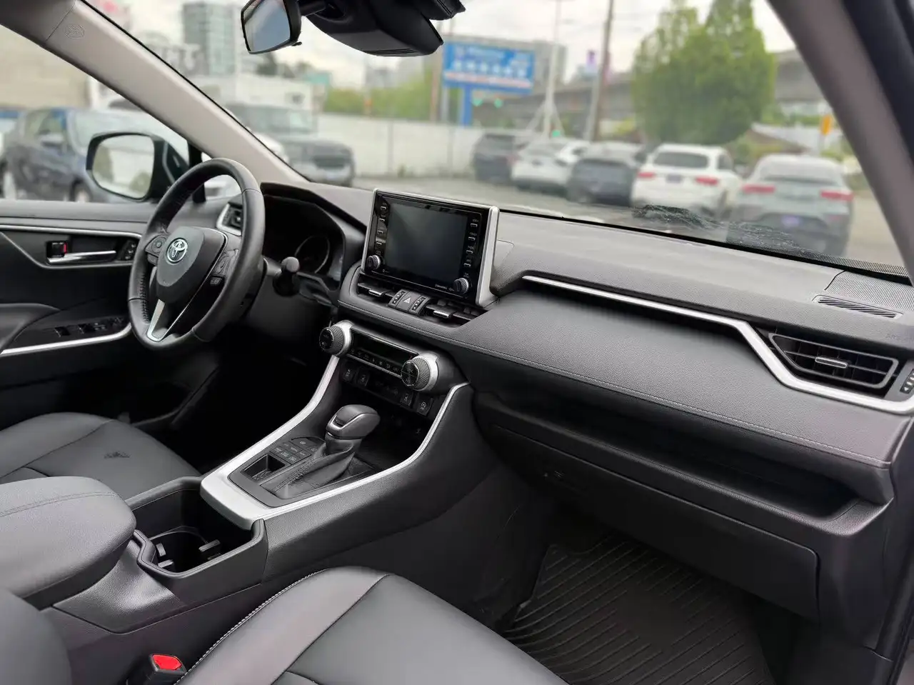 Toyota RAV 4 снимка Toyota RAV 4