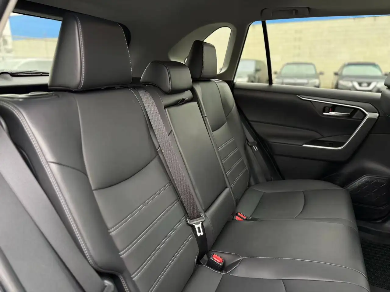 Toyota RAV 4 снимка Toyota RAV 4