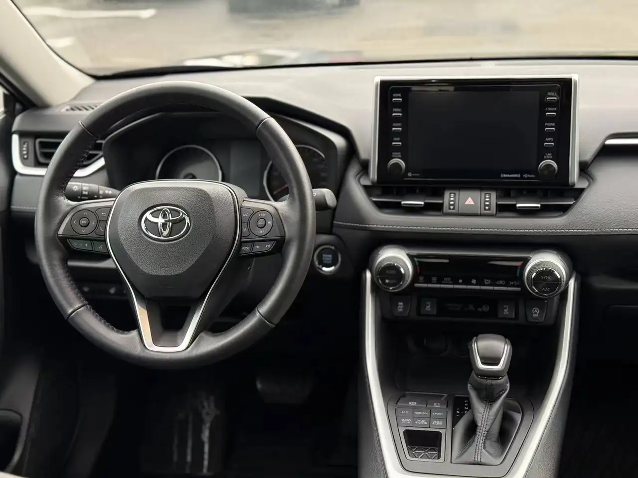 Toyota RAV 4 снимка Toyota RAV 4