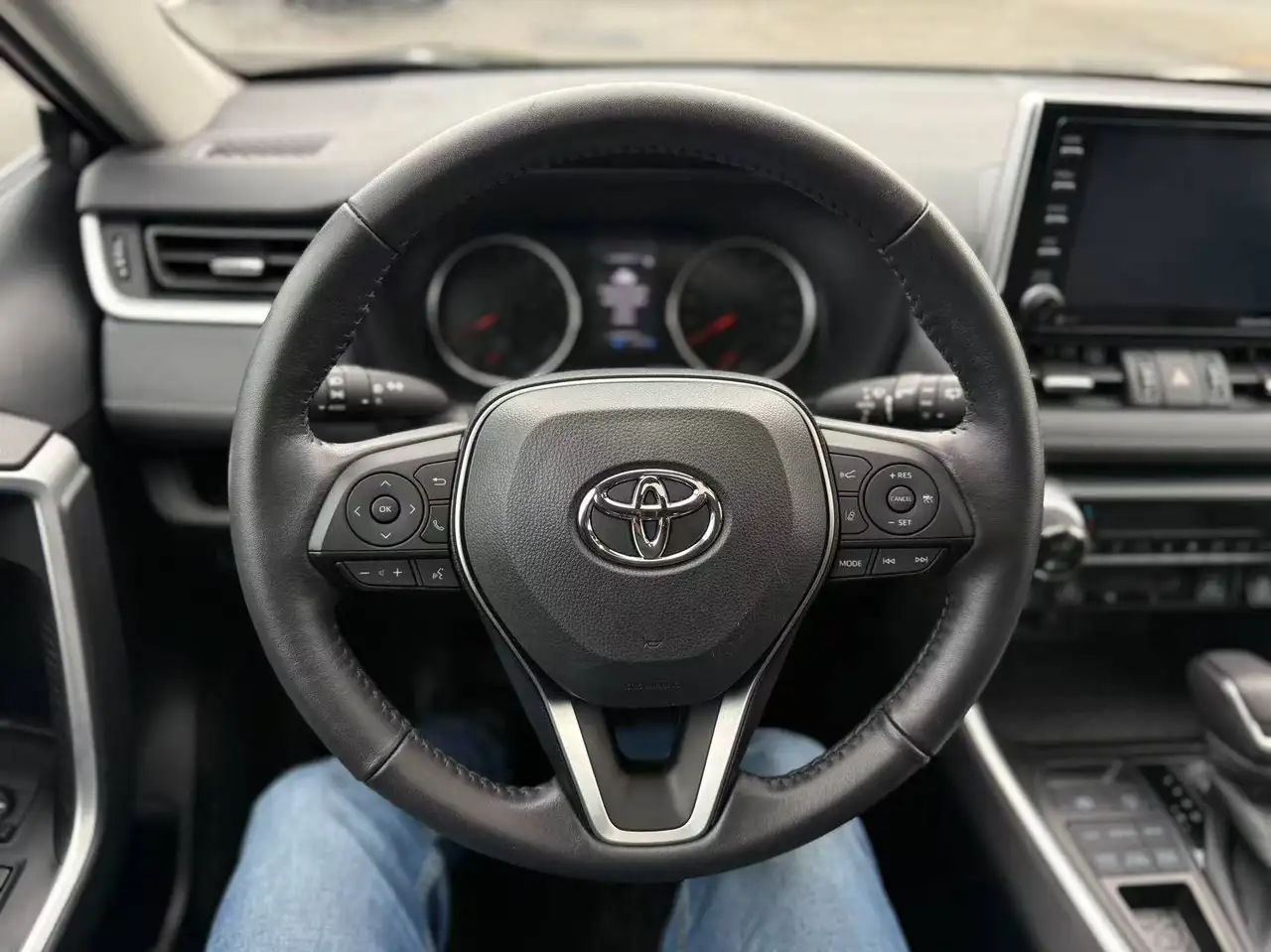 Toyota RAV 4 снимка Toyota RAV 4