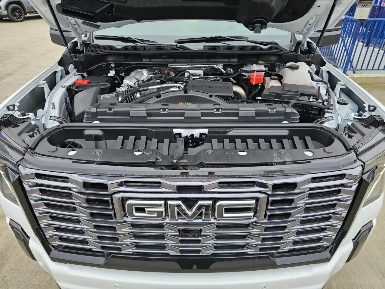 GMC Sierra 3500HD снимка GMC Sierra 3500HD