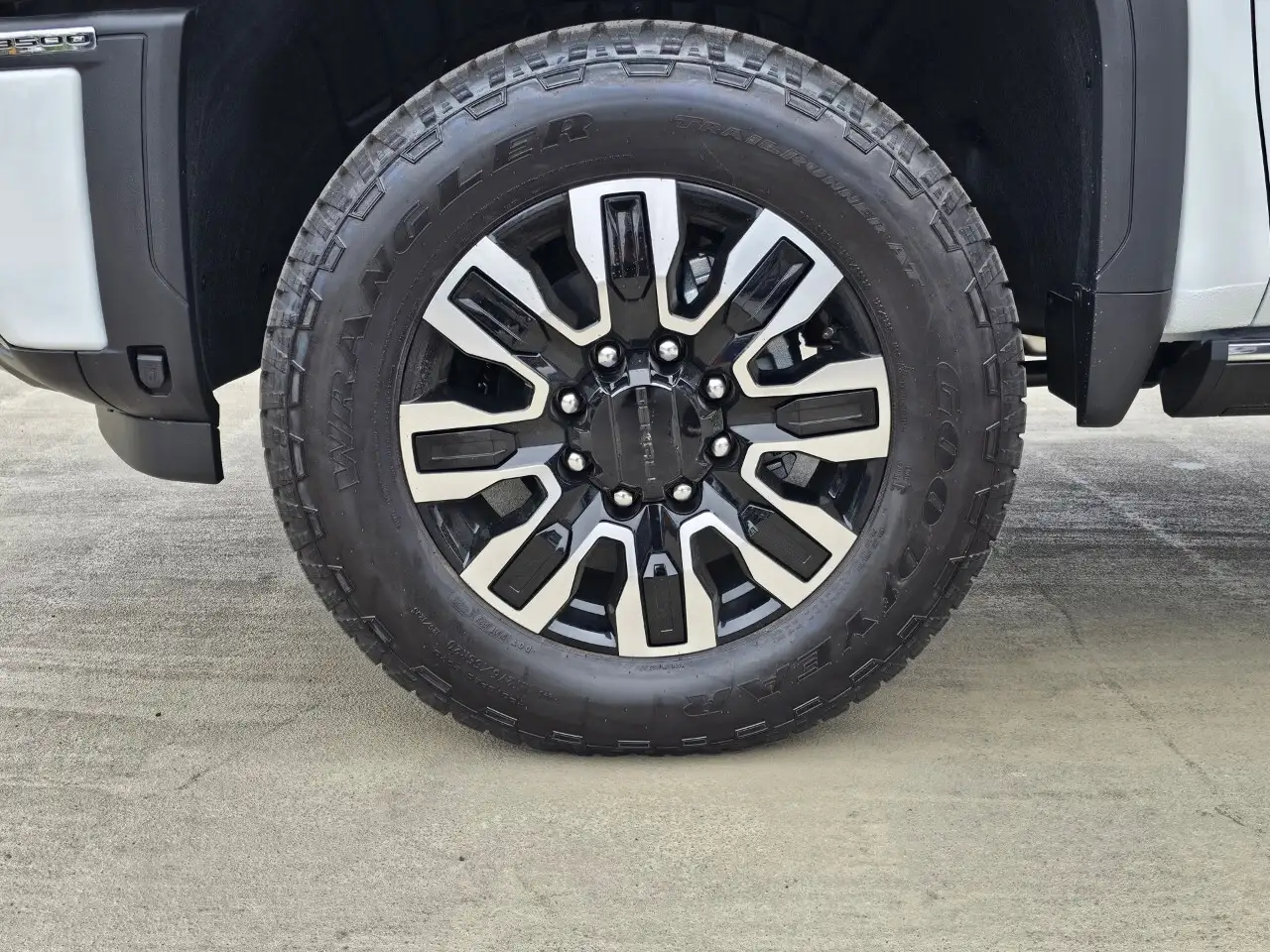GMC Sierra 3500HD снимка GMC Sierra 3500HD