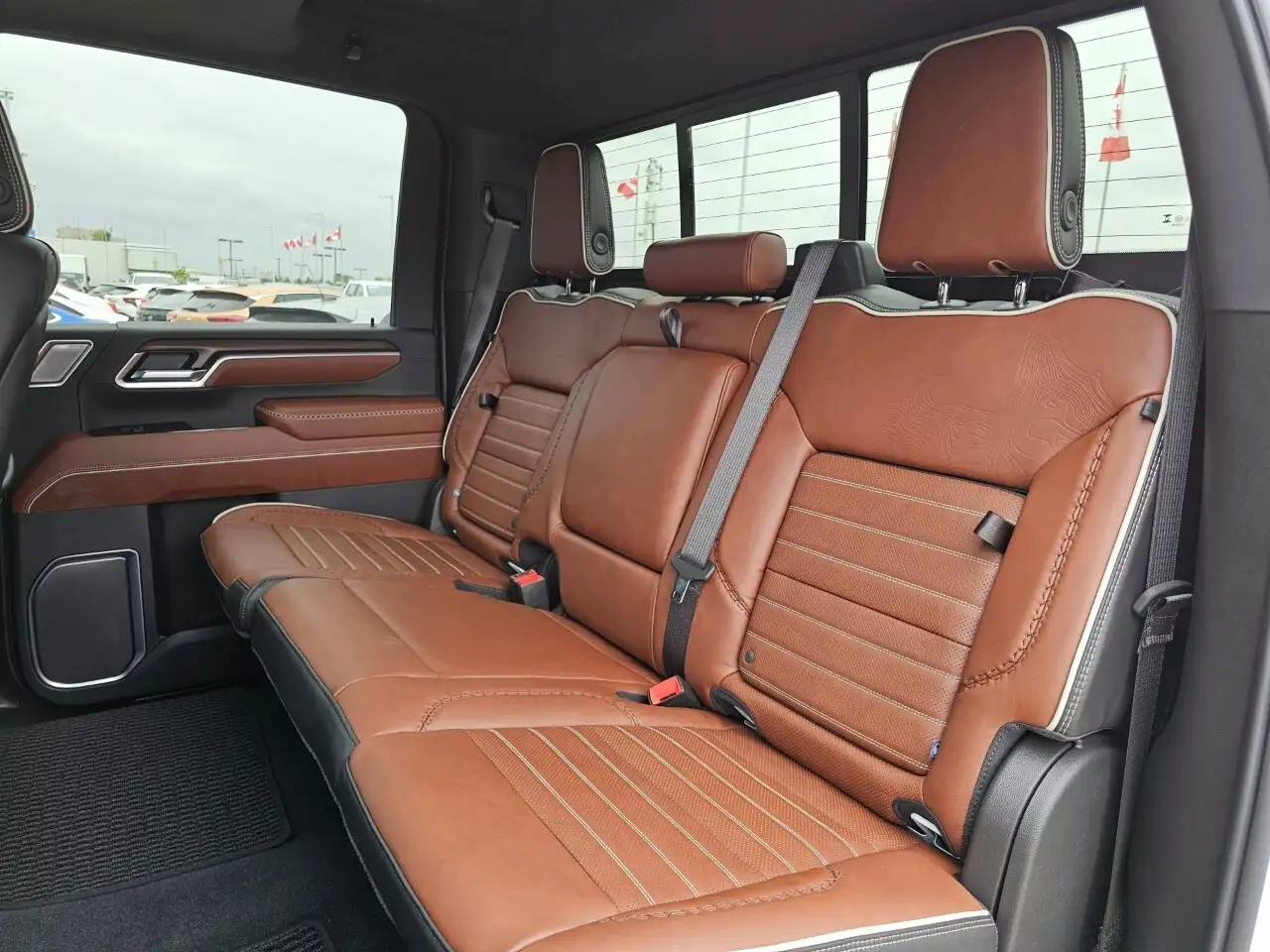 GMC Sierra 3500HD снимка GMC Sierra 3500HD