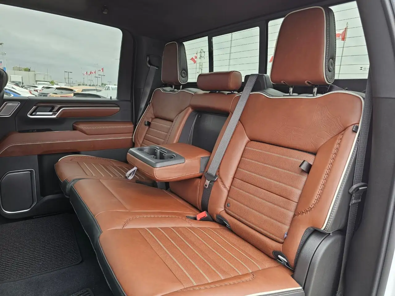 GMC Sierra 3500HD снимка GMC Sierra 3500HD