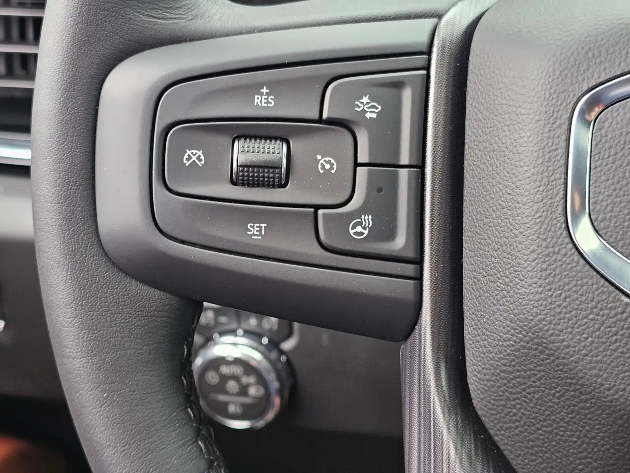 GMC Sierra 3500HD снимка GMC Sierra 3500HD